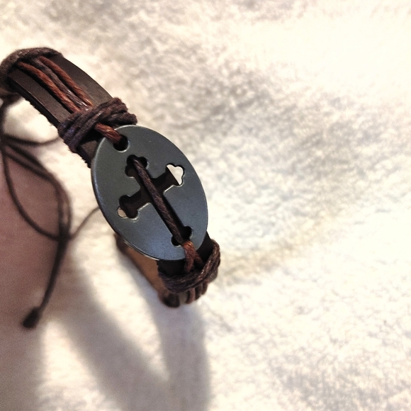 Men's Cross Bracelet OS - Picture 6 of 7